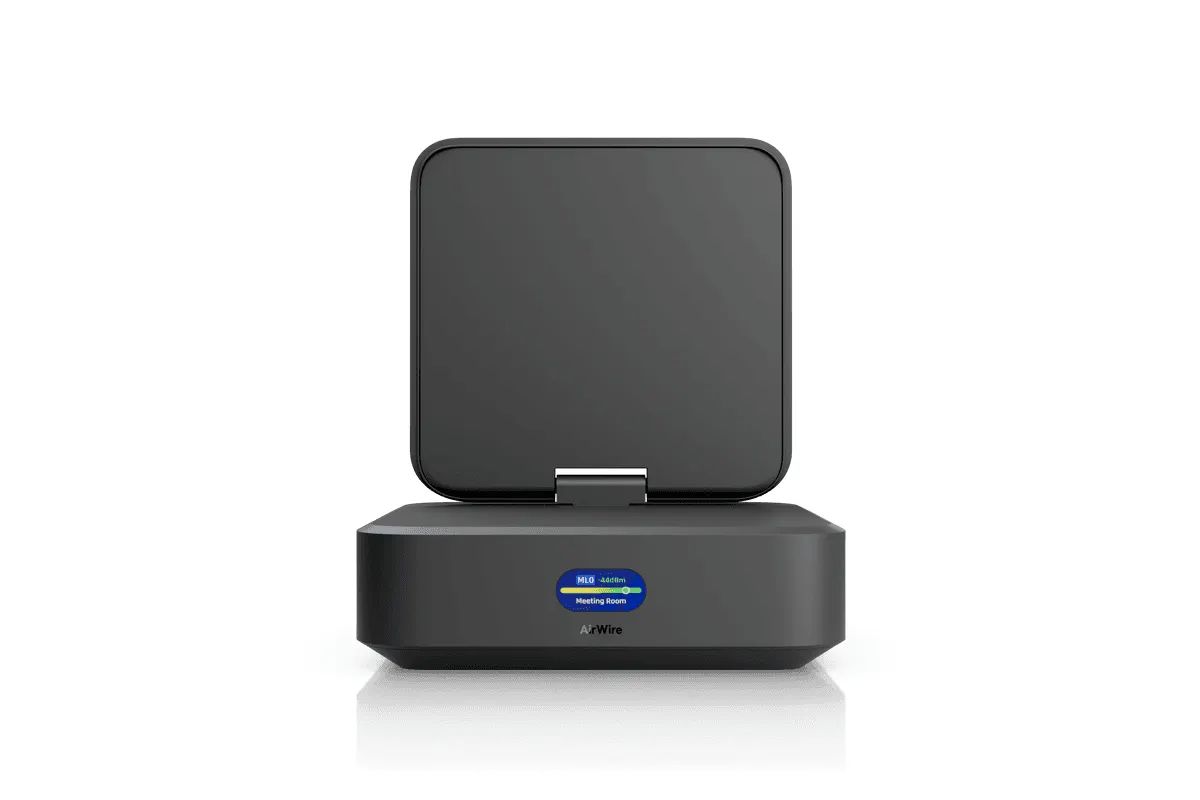 Ubiquiti AirWire High-performance WiFi 7 client adapter with STR MLO Black