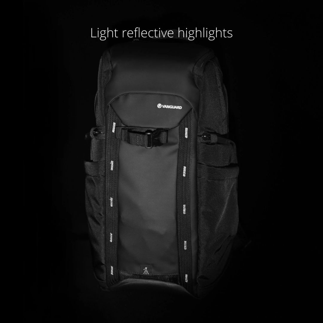 Vanguard Veo Adaptor R44 BK 16 Litre Backpack with USB Port - Rear Access Black