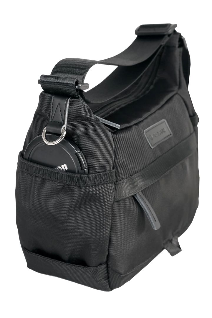 Vanguard VEO GO 21M BK Shoulder Bag – Compact Camera Storage, Quick Top Access, Mini Tablet Compatible Black