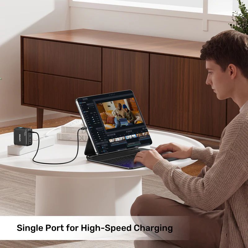 Unitek Rexo 100W 4-Port GaN Charger with Smart Display Black