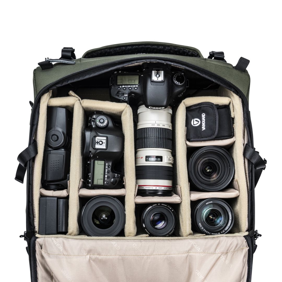 Vanguard VEO Select 42T Trolley Camera Bag – Black