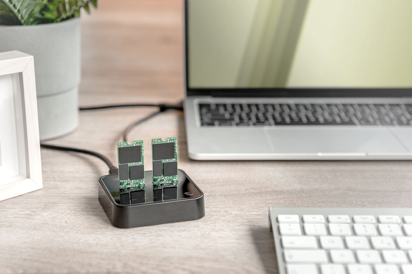 Digitus Dual M.2 NVMe SSD Docking Station with Offline Clone Function USB-C Black