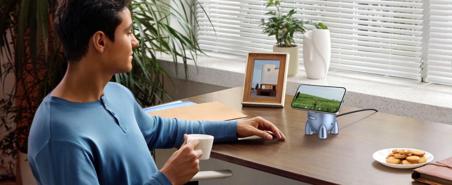 UGREEN UNO Rocket Shape Wireless Charger 25W Blue