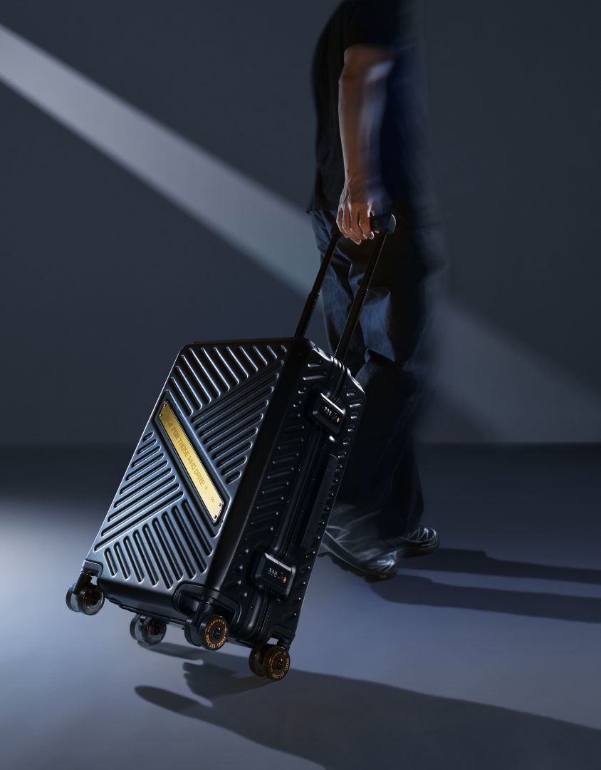 Asus ROG SLASH Hard-Case Luggage Edition 20 